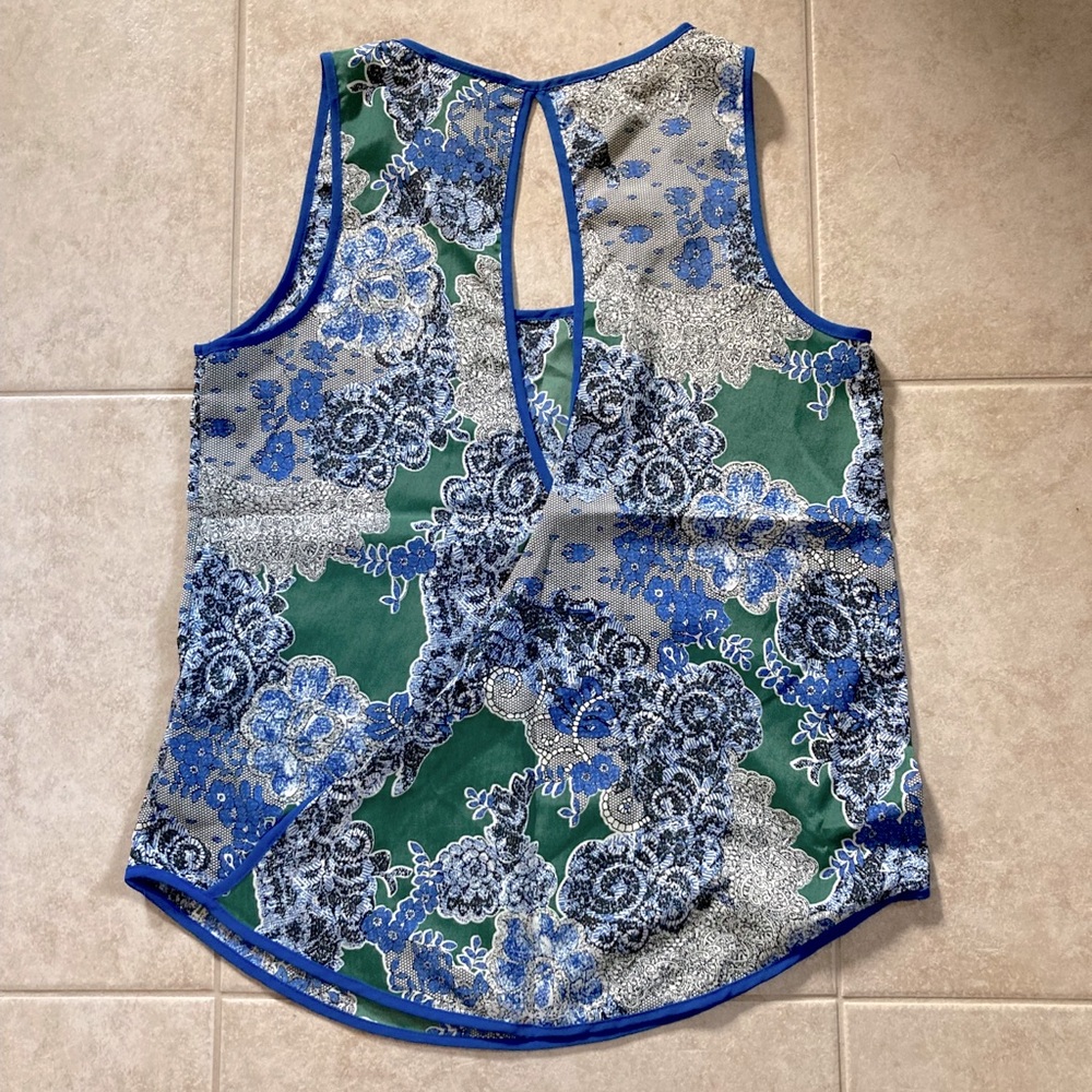 Open Back Tank top - Picture 2 of 2